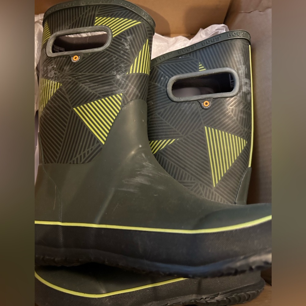 Size 4 bogs boots